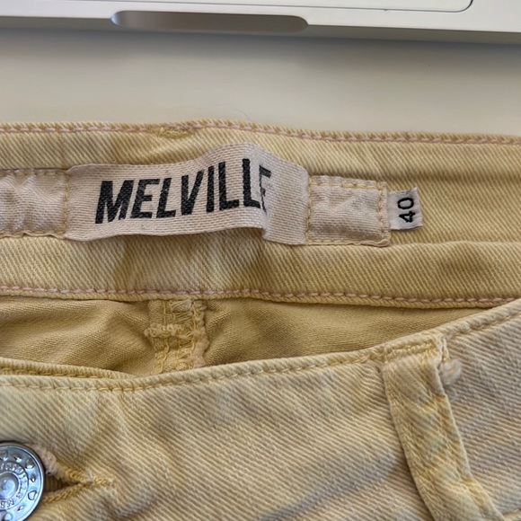 Brandy Melville yellow shorts - Picture 3 of 6